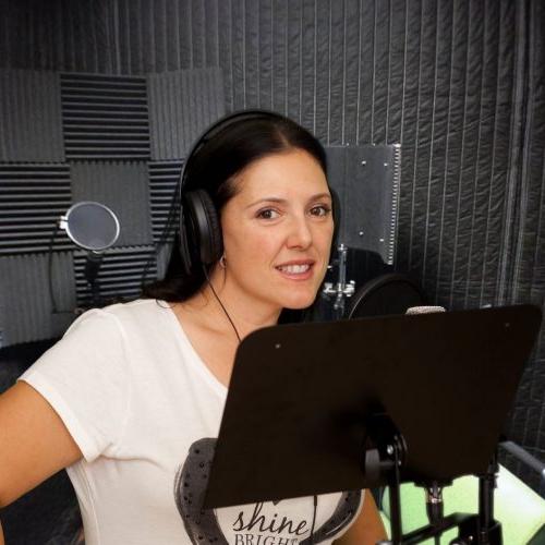 English (American) Voice Actor Andrea H.