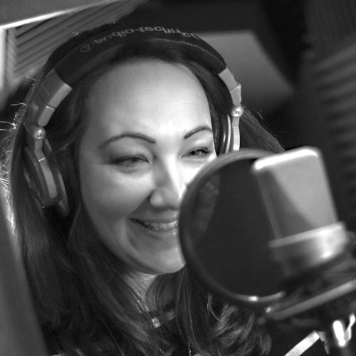 English (British) Voice Actor Vivienne P.